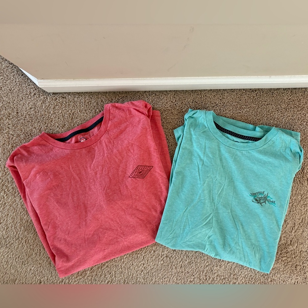 Vineyard Vines Dunes tees - set of 2